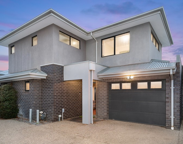 2/91 Blackshaws Road, Newport VIC 3015