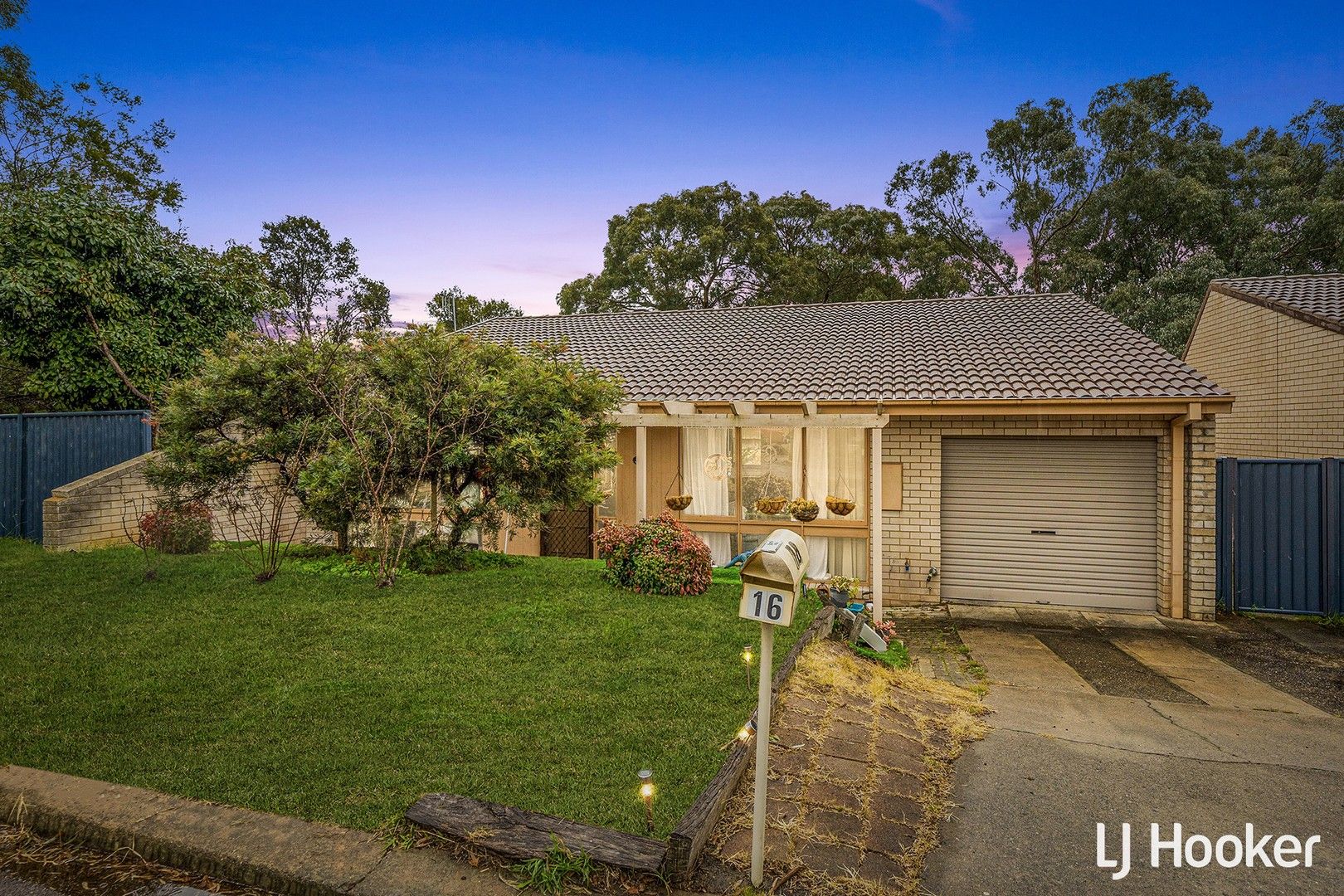 16 Brownlow Place, Holt ACT 2615, Image 0
