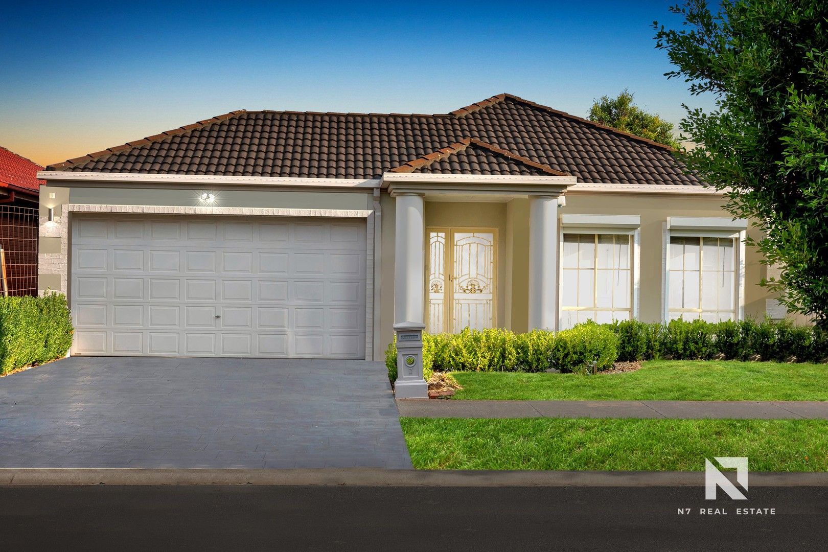3 bedrooms House in 7 Wavertree Avenue CAROLINE SPRINGS VIC, 3023