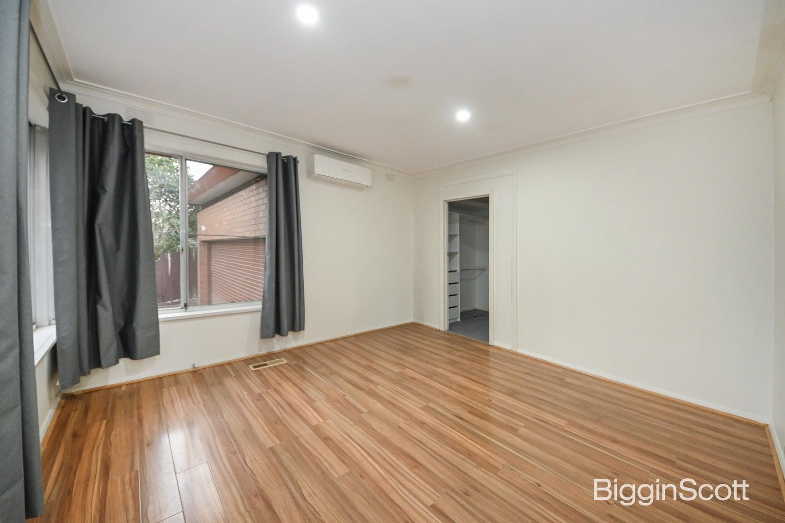 4 bedrooms House in 97 Springvale Road GLEN WAVERLEY VIC, 3150