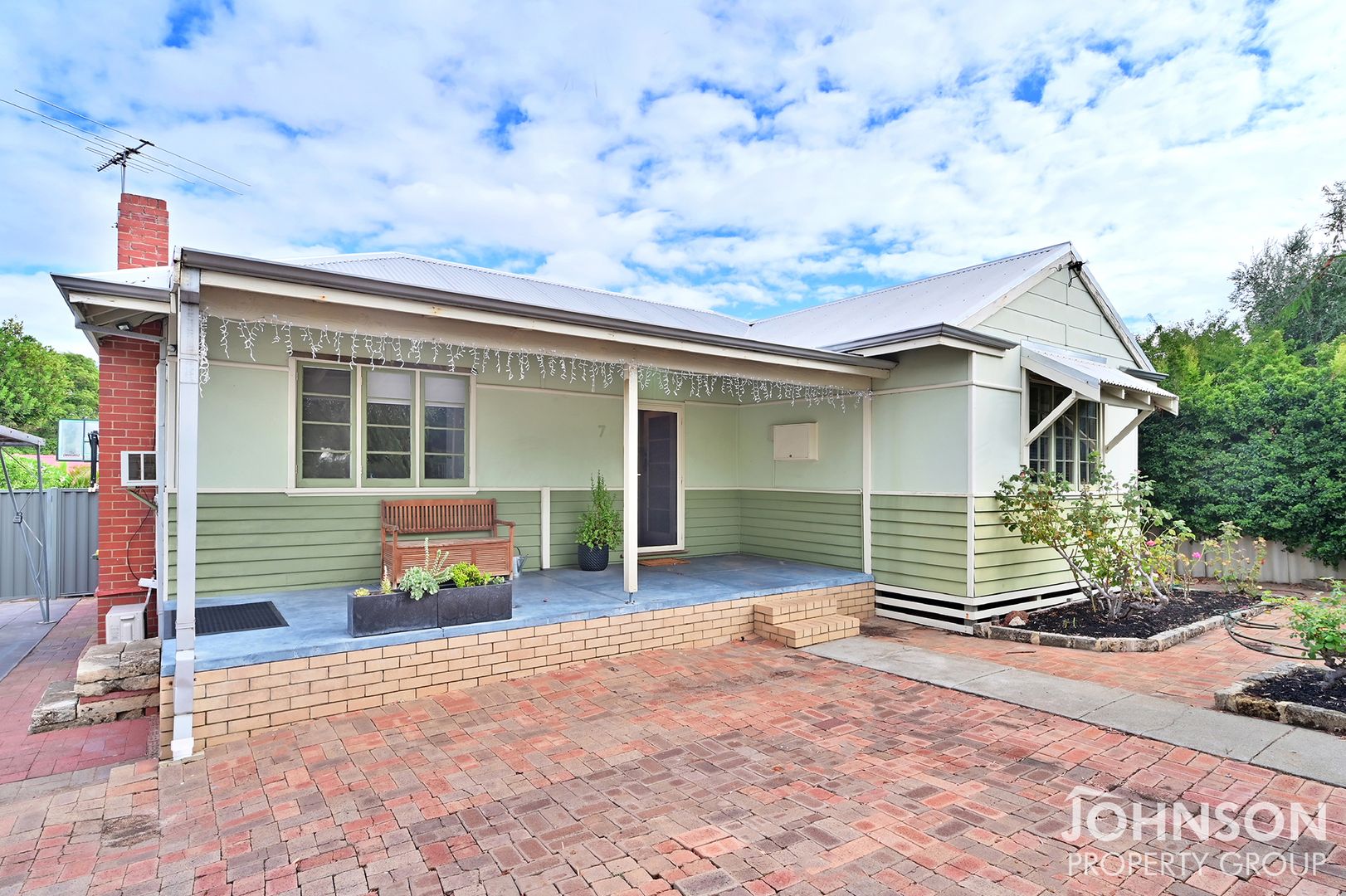 7 Barnes Street, Innaloo WA 6018, Image 1