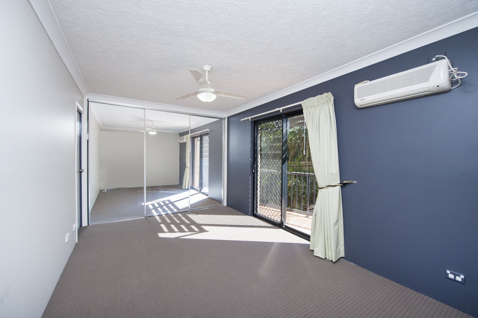 2/2 Johnston Street, Southport QLD 4215, Image 2