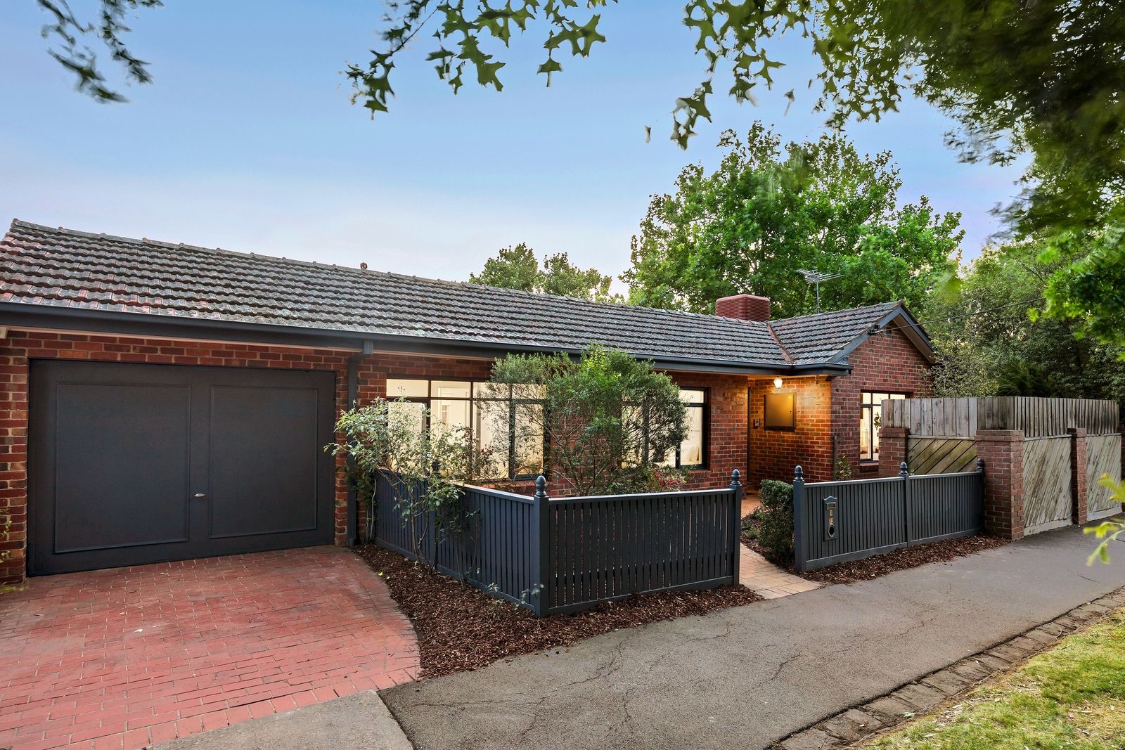 1/12 Chatham Road, Canterbury VIC 3126, Image 0