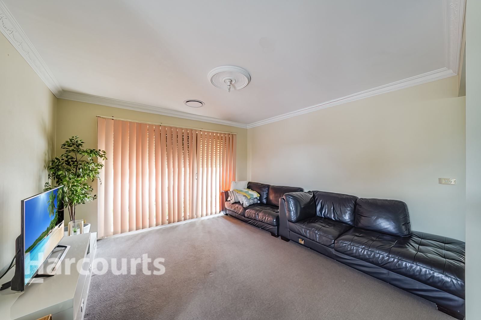 1 Hannam Place, Englorie Park NSW 2560, Image 1