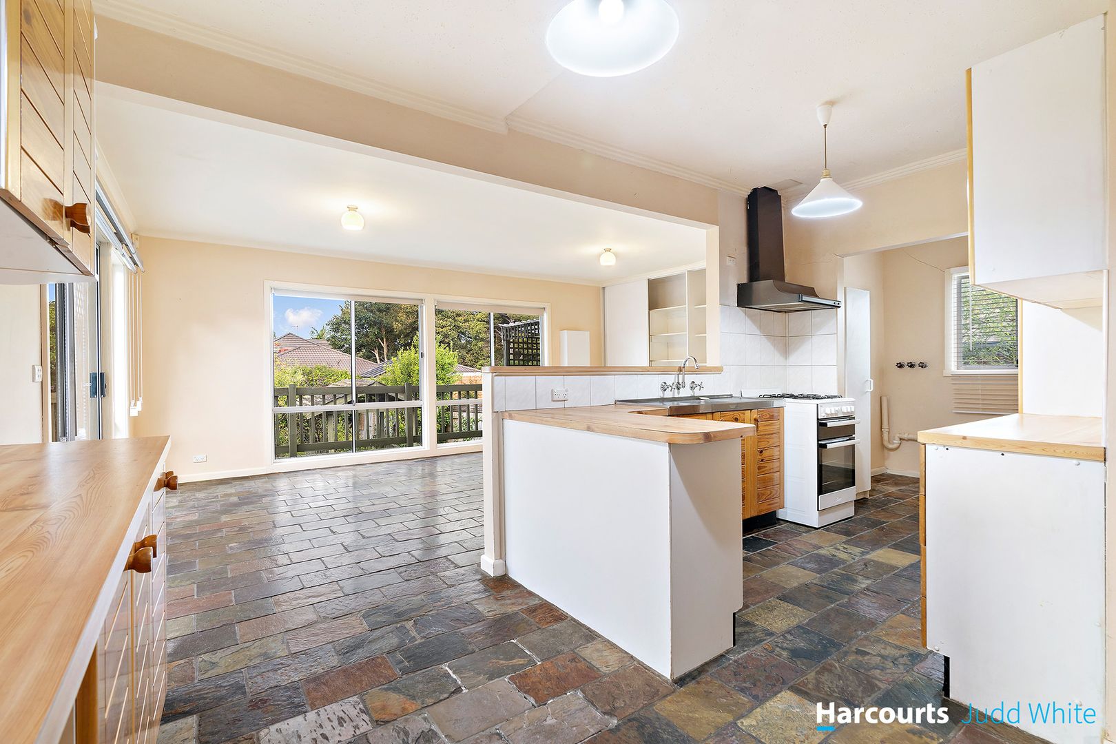 34 Cratloe Road, Mount Waverley VIC 3149, Image 2