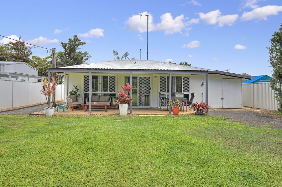 43 Mcintosh Avenue, Elliott Heads QLD 4670, Image 0