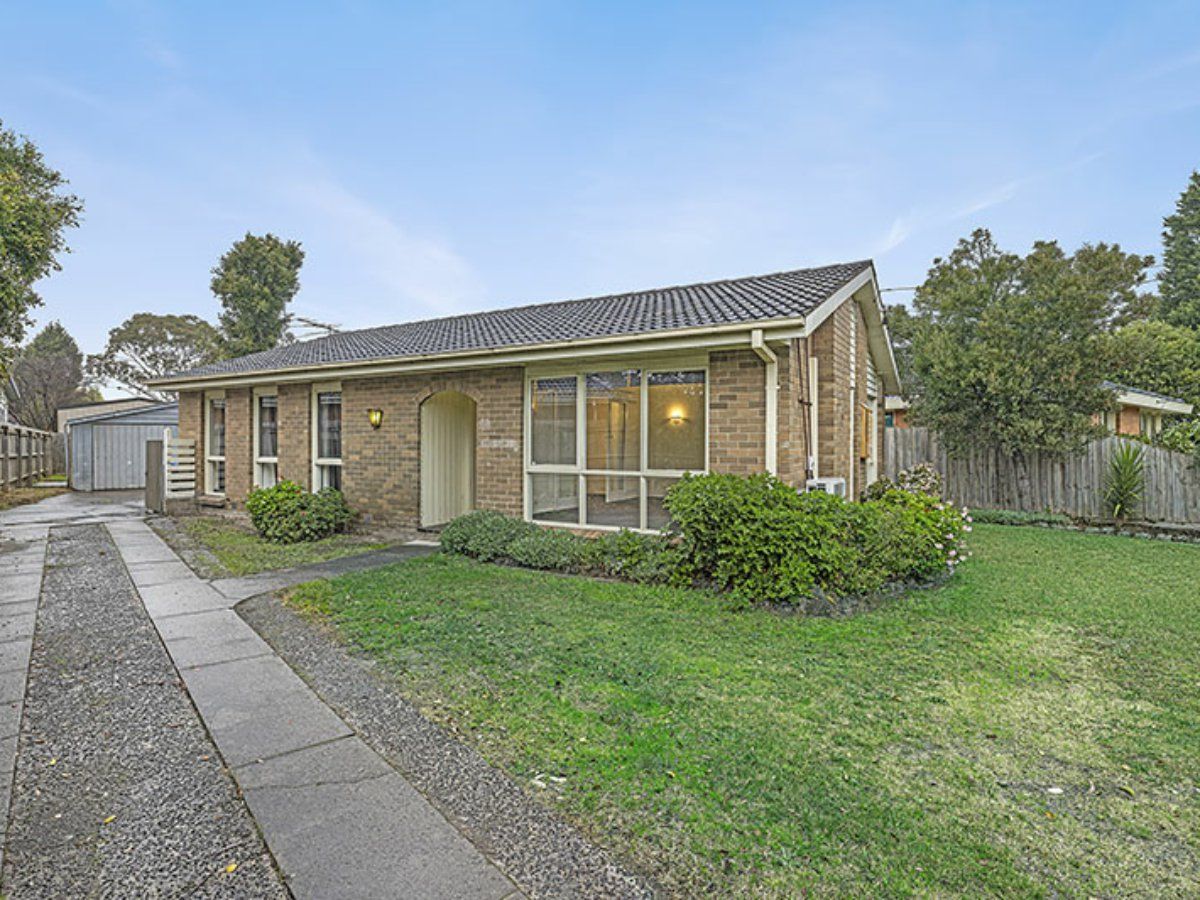 3 bedrooms House in 4 Narong Crescent KNOXFIELD VIC, 3180