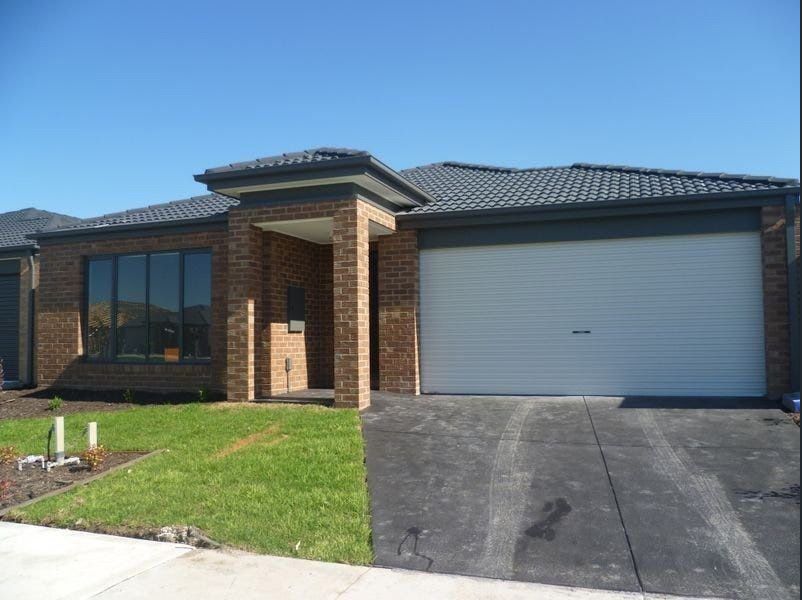 94 Mountainview Boulevard, Cranbourne North VIC 3977, Image 0