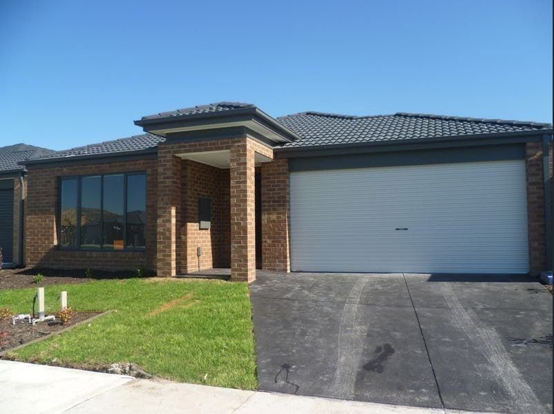 4 bedrooms House in 94 Mountainview Boulevard CRANBOURNE NORTH VIC, 3977