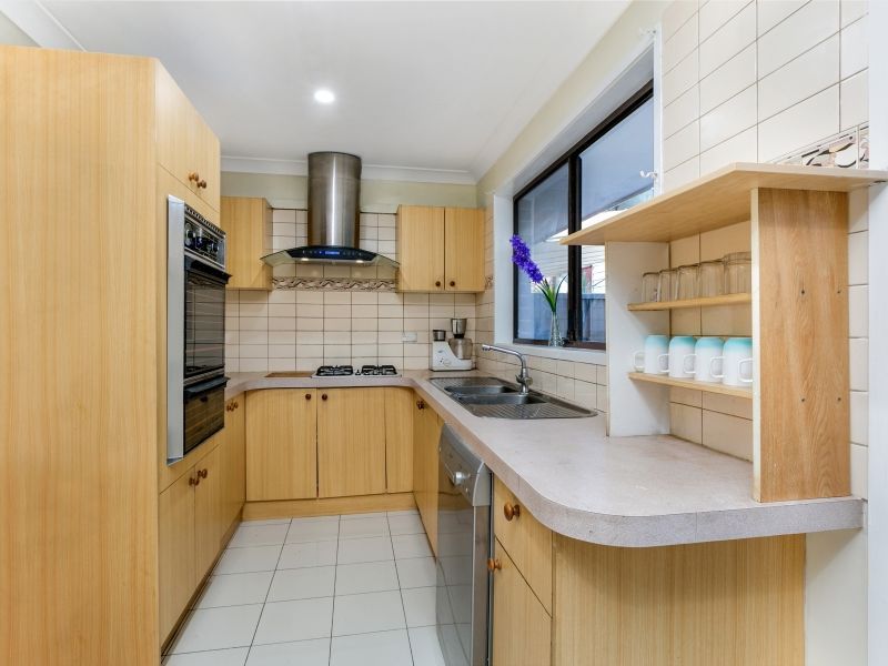 26/27 Waratah Crescent, Macquarie Fields NSW 2564, Image 1