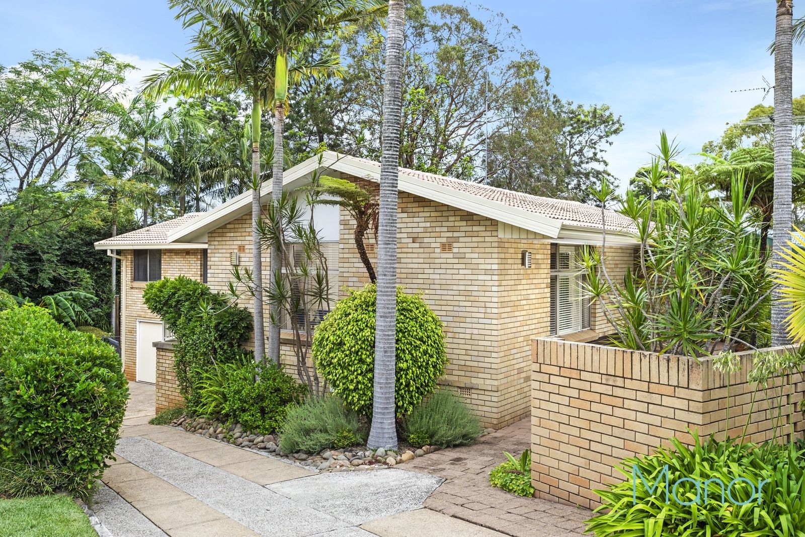 5 bedrooms House in 16 Cameron Avenue BAULKHAM HILLS NSW, 2153