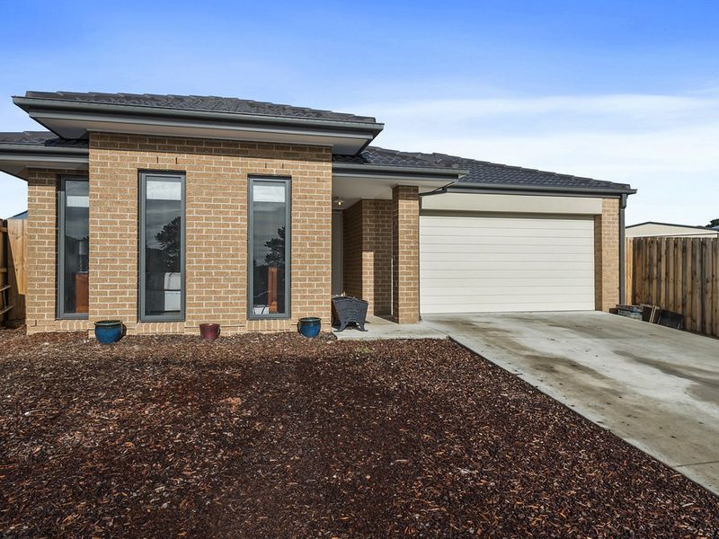 4 bedrooms House in 45 Coop Drive GISBORNE VIC, 3437