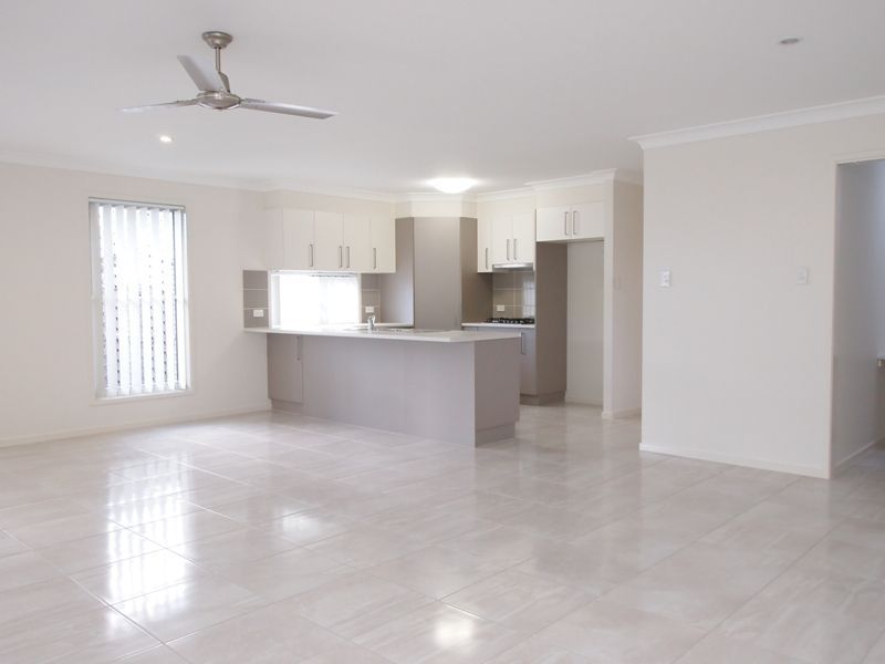 Unit 2/59 St Joseph Drive, Urraween QLD 4655, Image 2