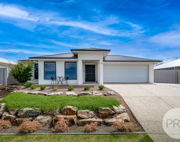 18 Turramia Crescent, Gobbagombalin NSW 2650