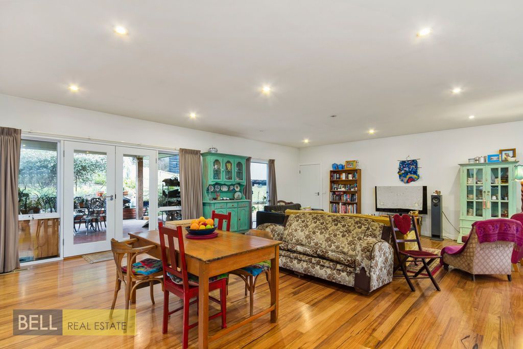 36 First Avenue, Cockatoo VIC 3781, Image 2