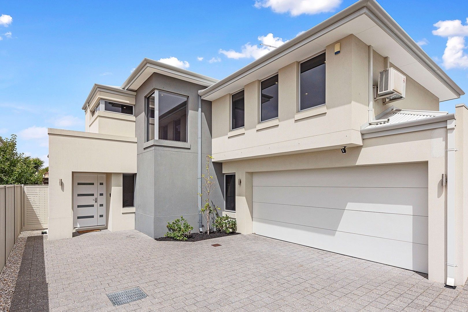 3 bedrooms Townhouse in 101C Barnes Street INNALOO WA, 6018