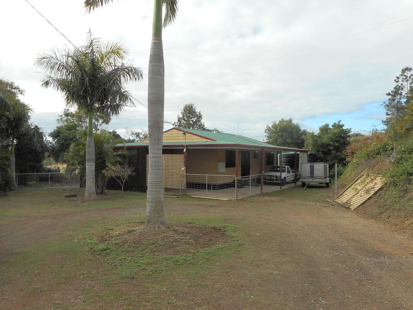 2 bedrooms House in  GIN GIN QLD, 4671