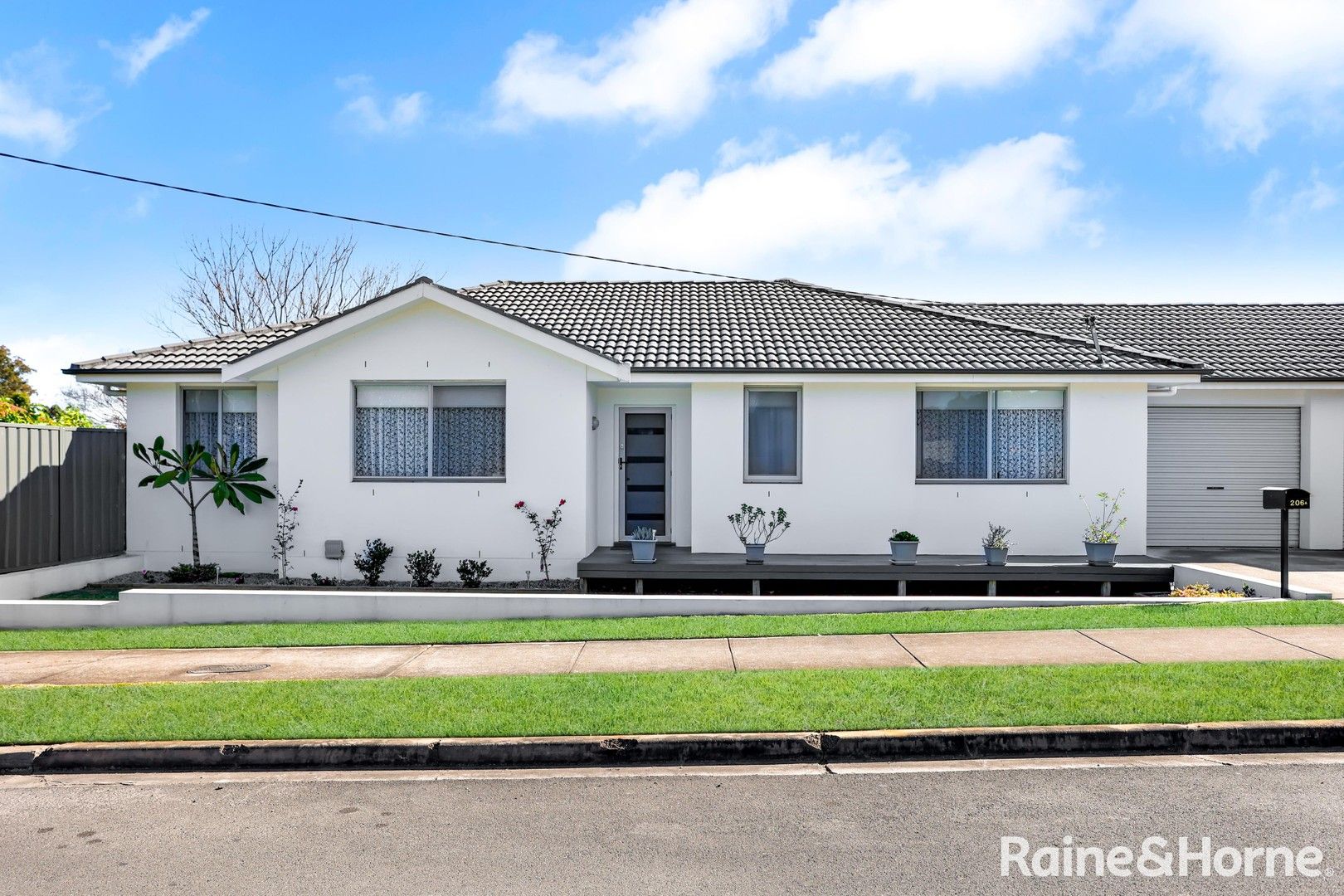 3 bedrooms Duplex in 206a Carpenter Street ST MARYS NSW, 2760