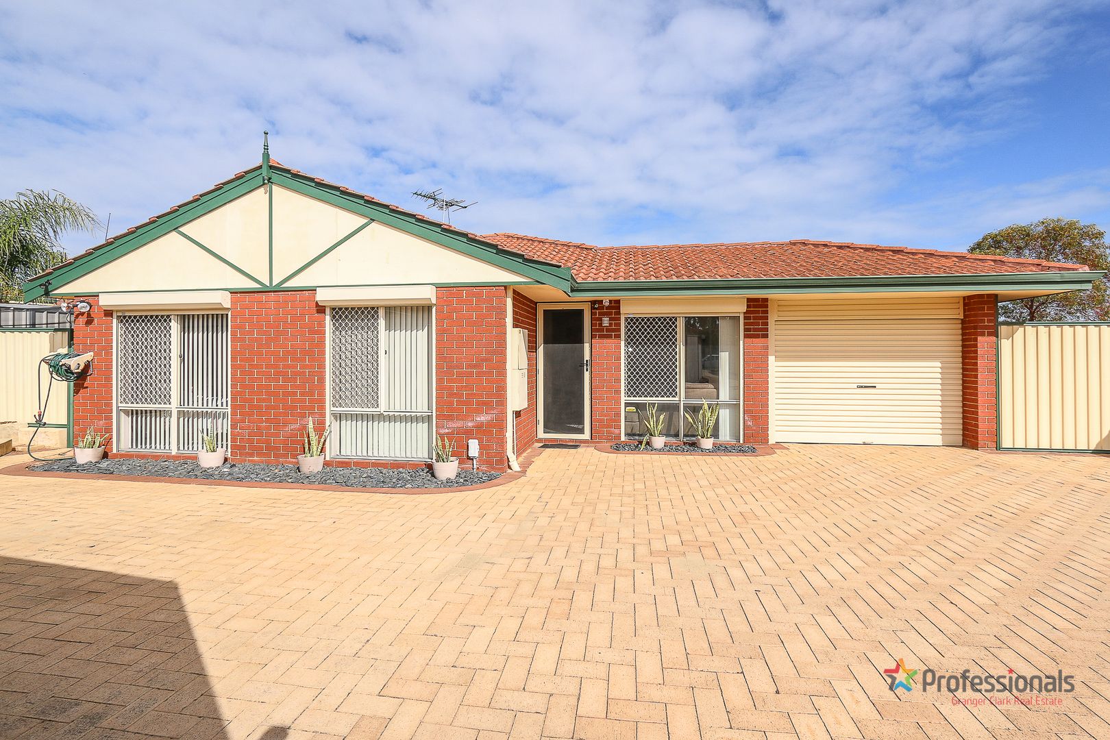 21 Orion Way, Marangaroo WA 6064, Image 1