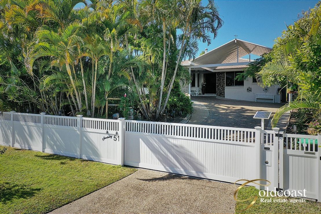 4 bedrooms House in 51 Cootharaba Drive HELENSVALE QLD, 4212