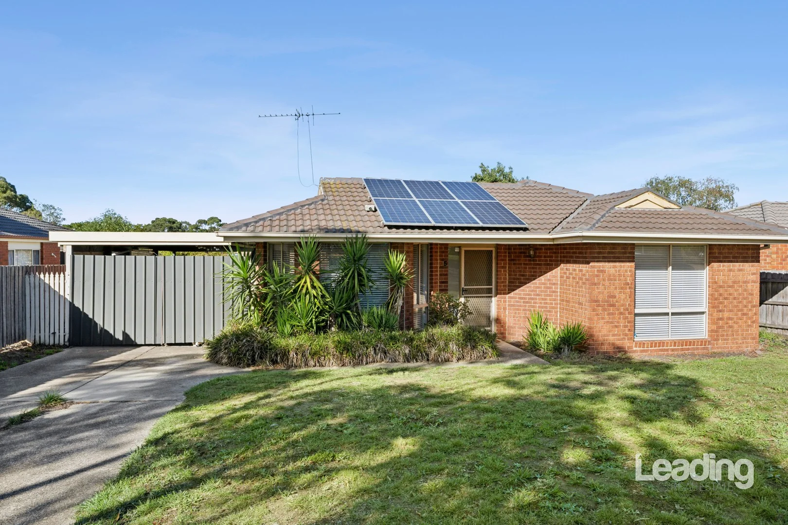 5 La Perouse Close, Sunbury VIC 3429