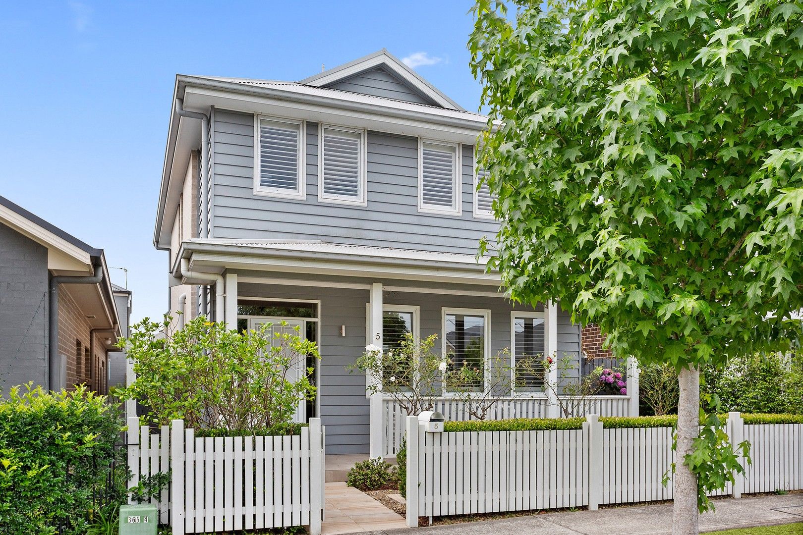 4 bedrooms House in 5 Pambula Street TULLIMBAR NSW, 2527