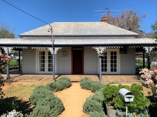 7 Middle Street, Grenfell NSW 2810, Image 0