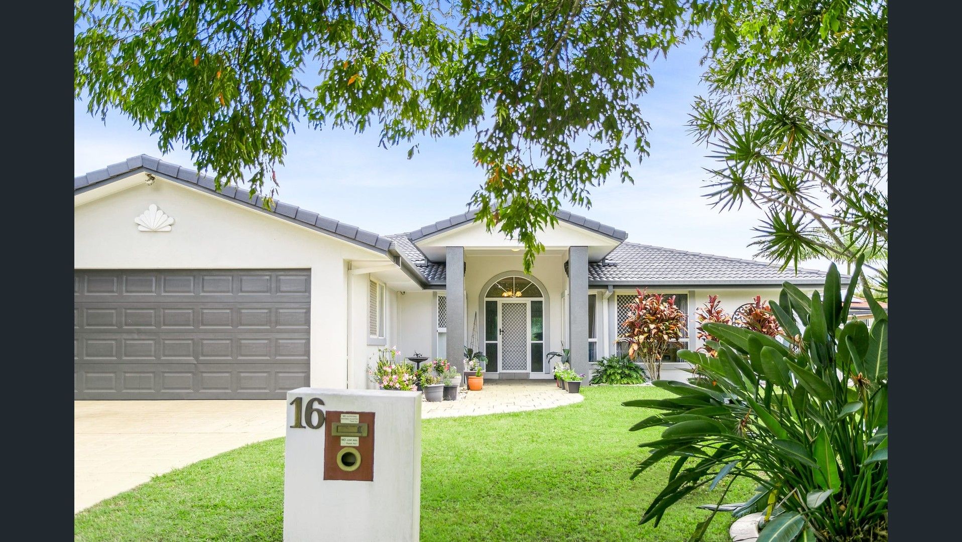 4 bedrooms House in 16 Tee Trees Boulevard ARUNDEL QLD, 4214