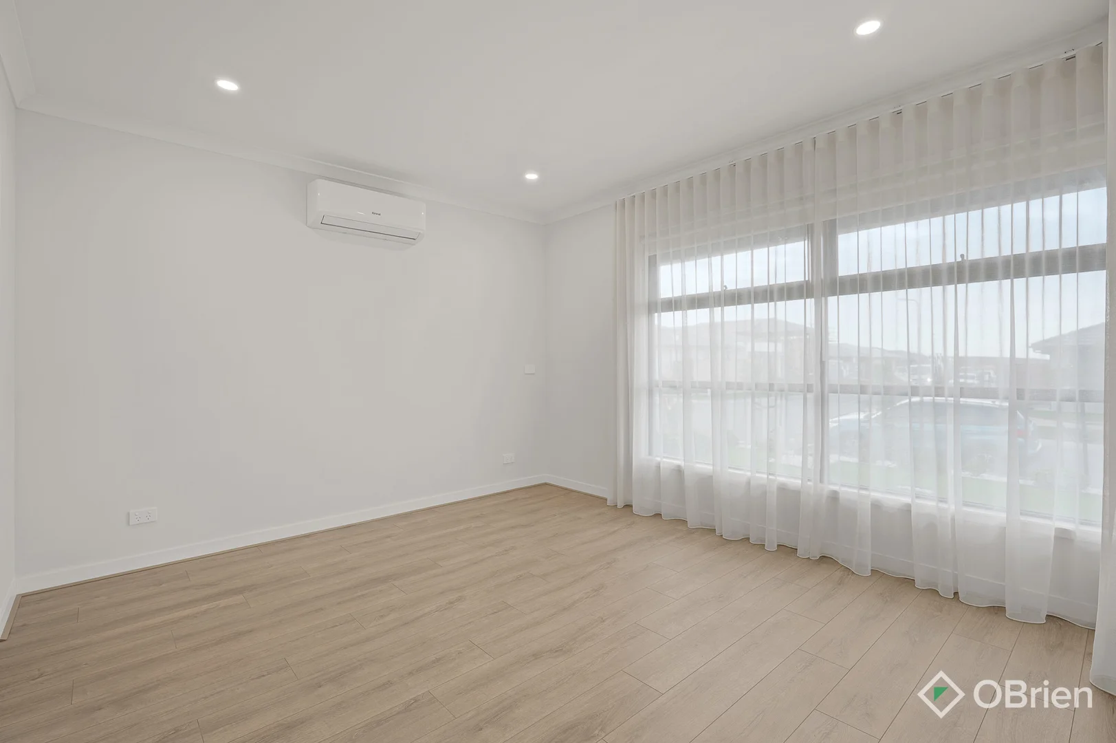 Additional image 5 of 118 Carora Circuit, Clyde North VIC 3978