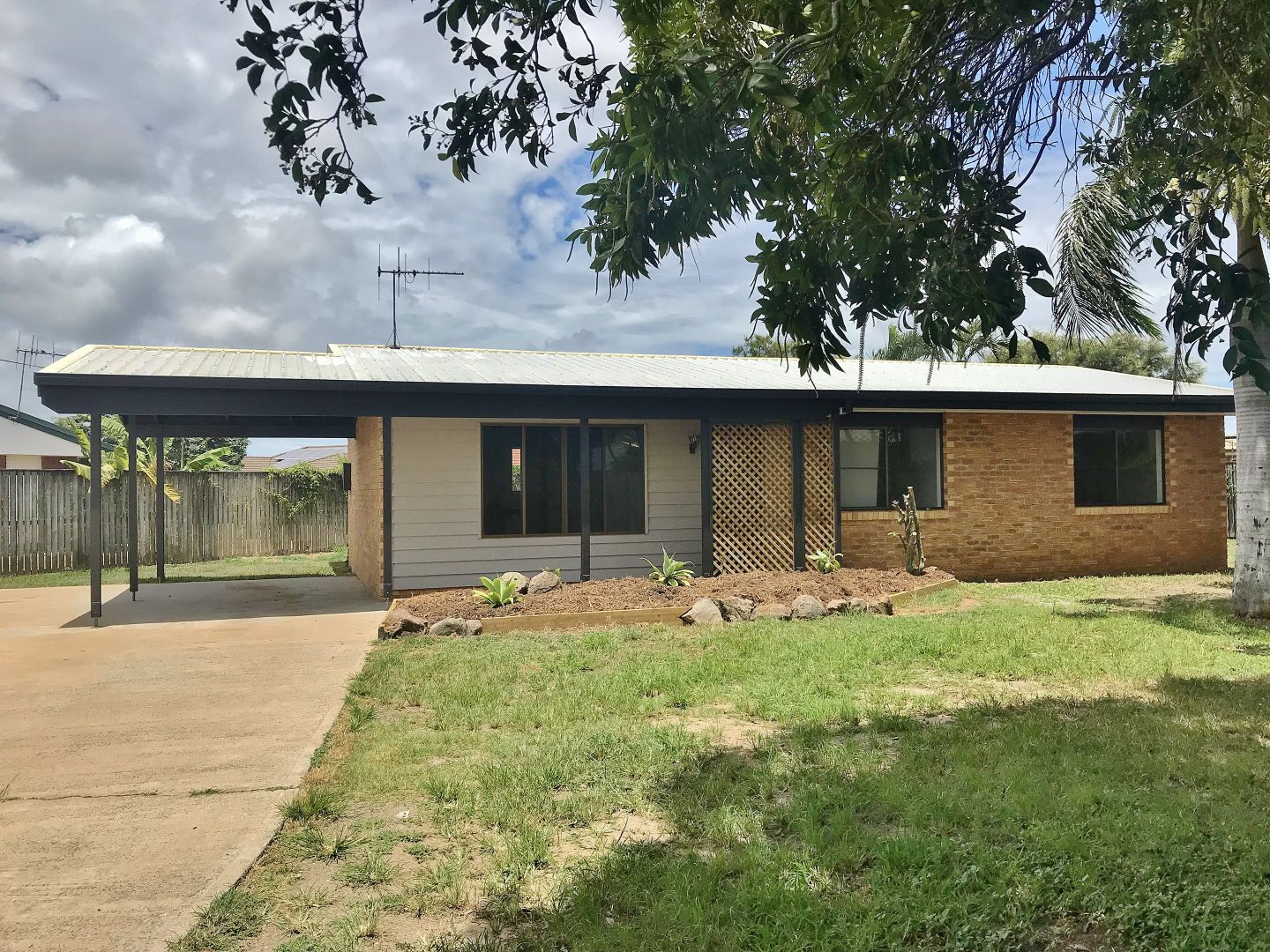 15 Central Avenue, Thabeban QLD 4670