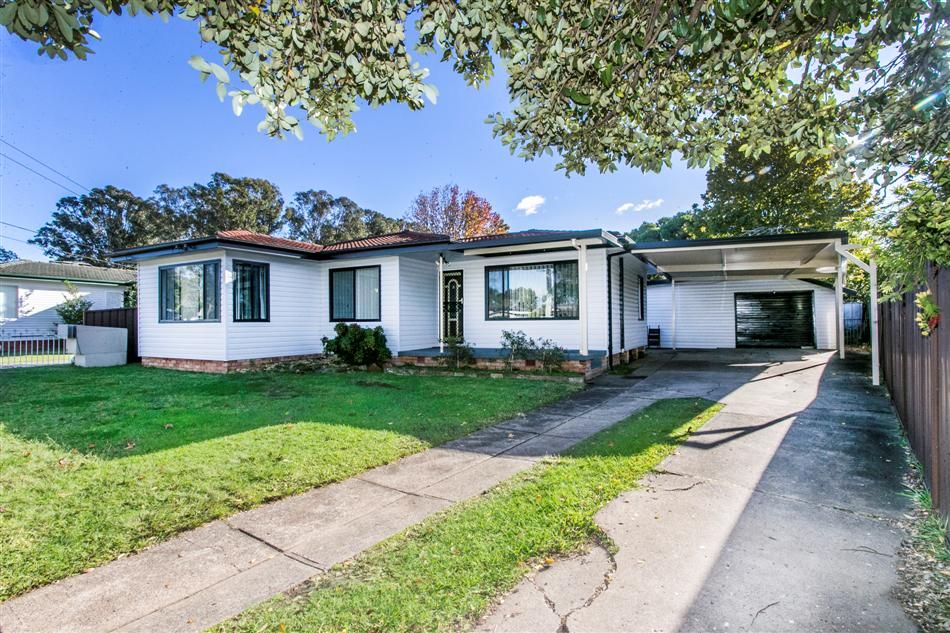 3 bedrooms House in 5 Campton Avenue CAMBRIDGE PARK NSW, 2747