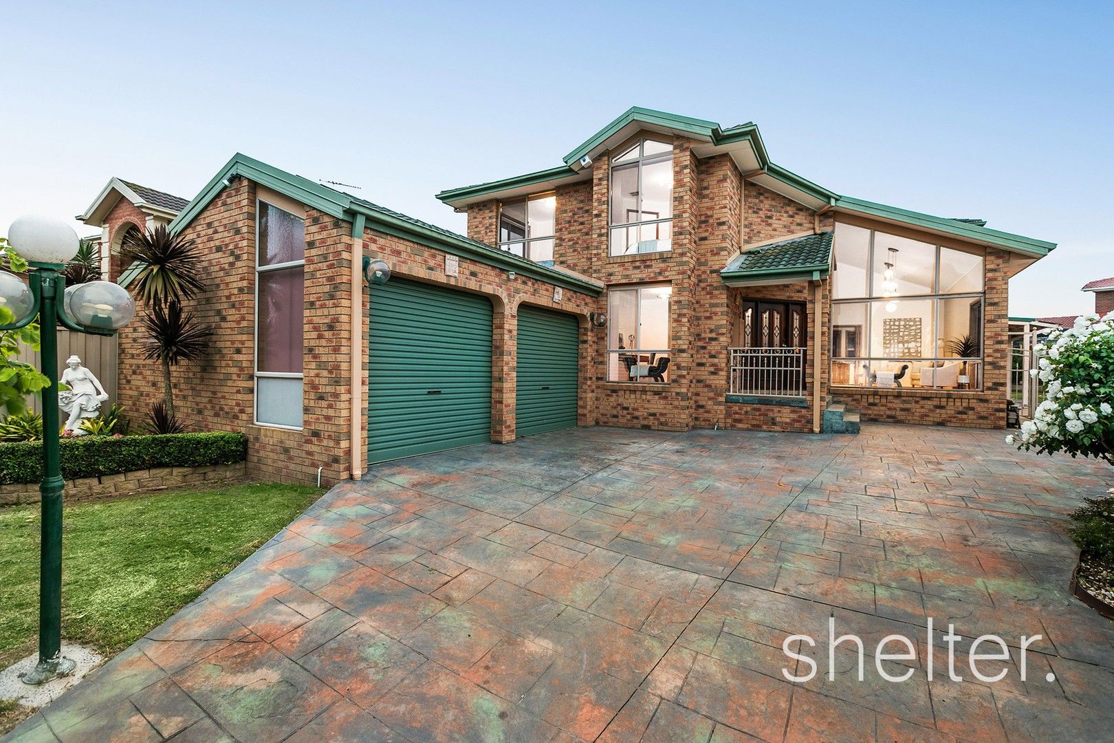 5 bedrooms House in 9 McCormick Court OAKLEIGH SOUTH VIC, 3167