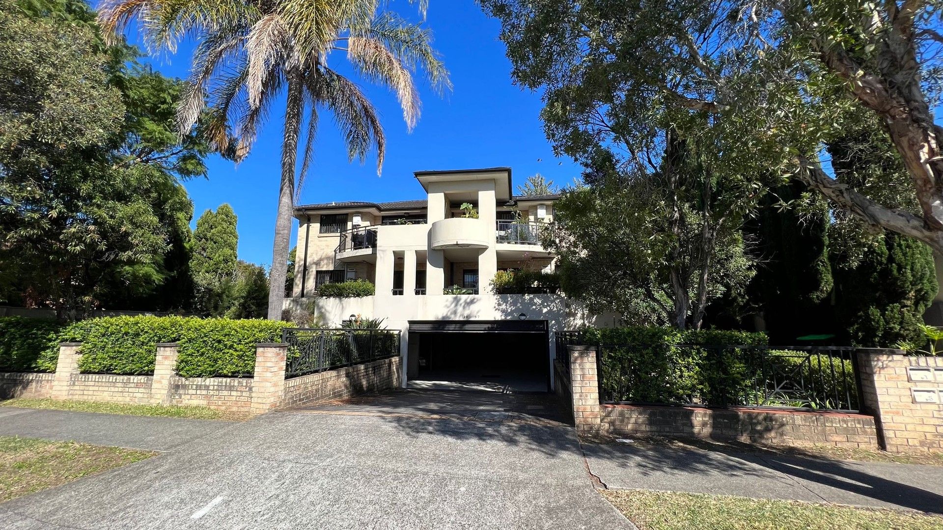 2 bedrooms Apartment / Unit / Flat in 4/37 Browning Street CAMPSIE NSW, 2194