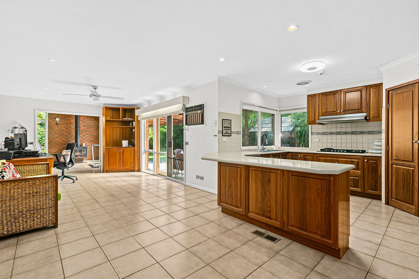 17 Tanya Place, Wheelers Hill VIC 3150, Image 2