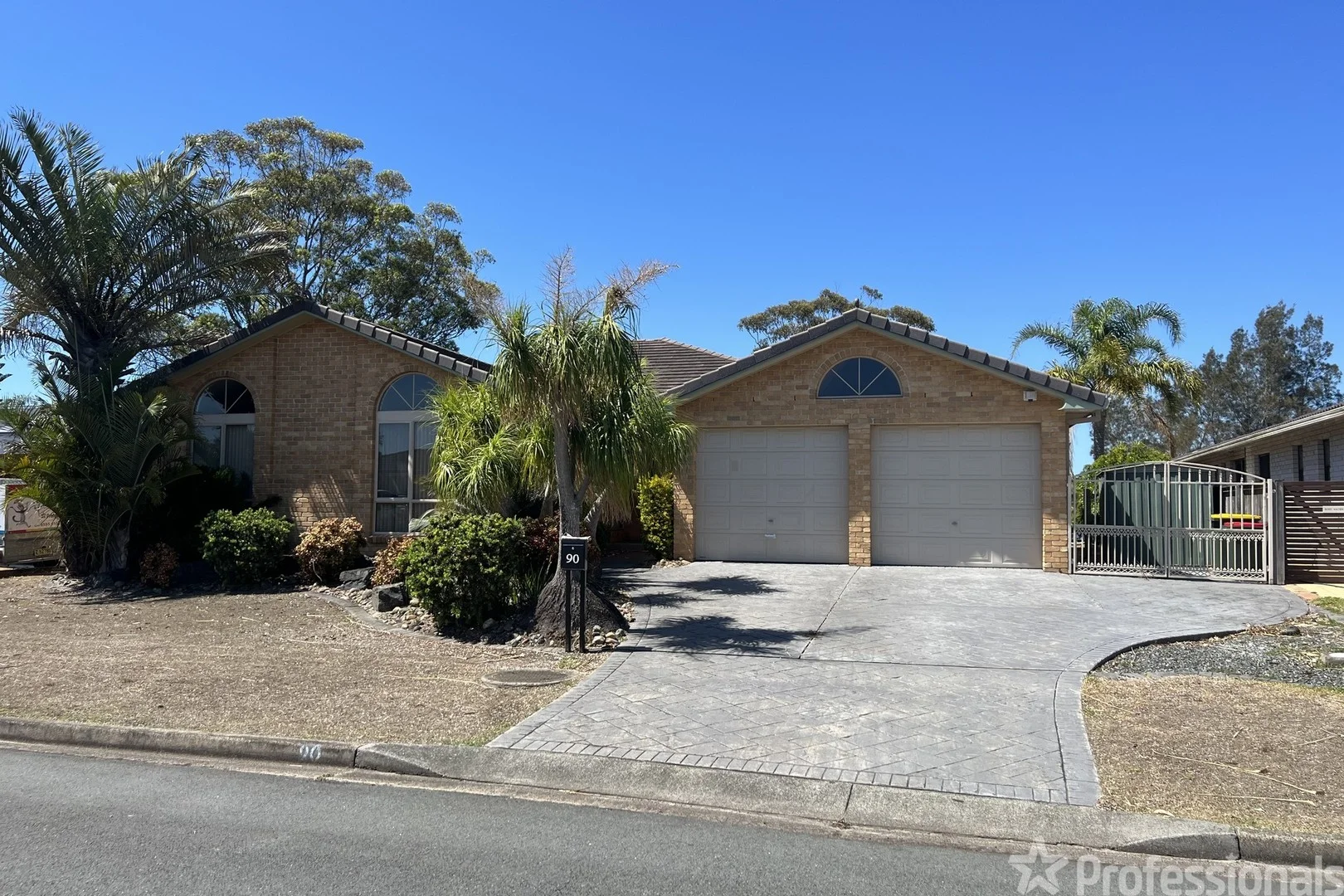 90 Taree Street, Tuncurry NSW 2428