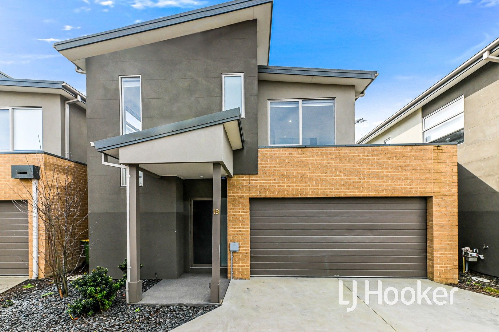 3 bedrooms Apartment / Unit / Flat in 19/365 Pound Road HAMPTON PARK VIC, 3976