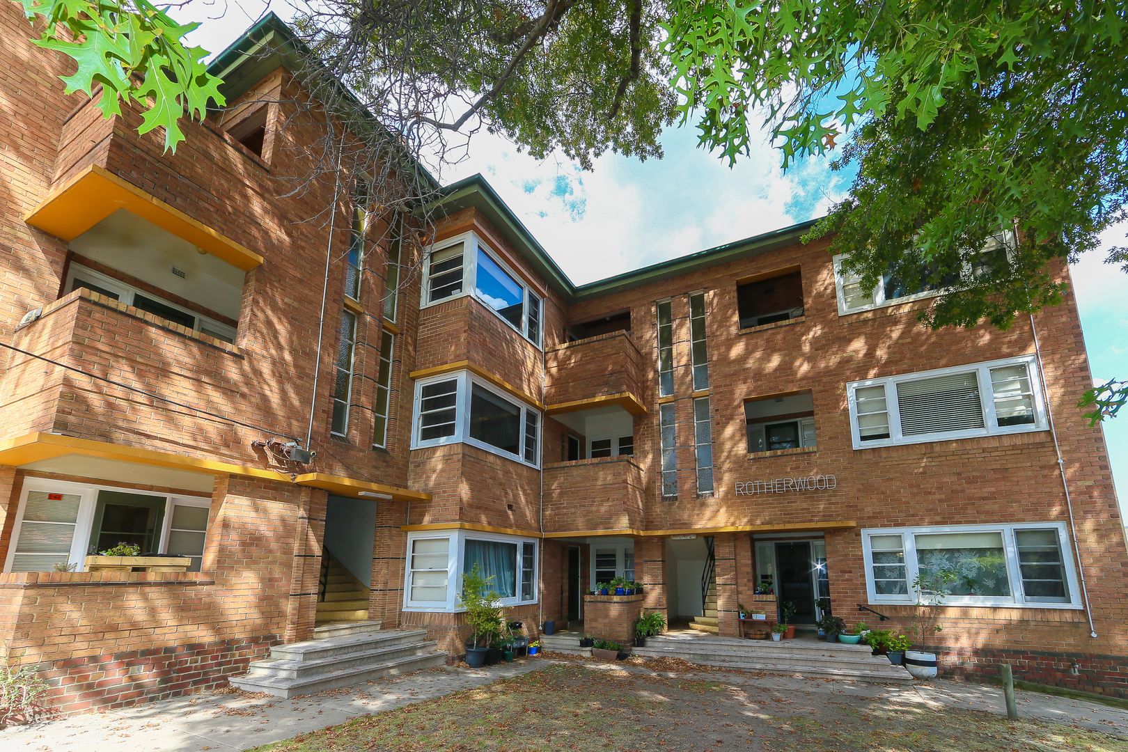 5/570 Riversdale Road, Camberwell VIC 3124 Apartment For Rent 350.