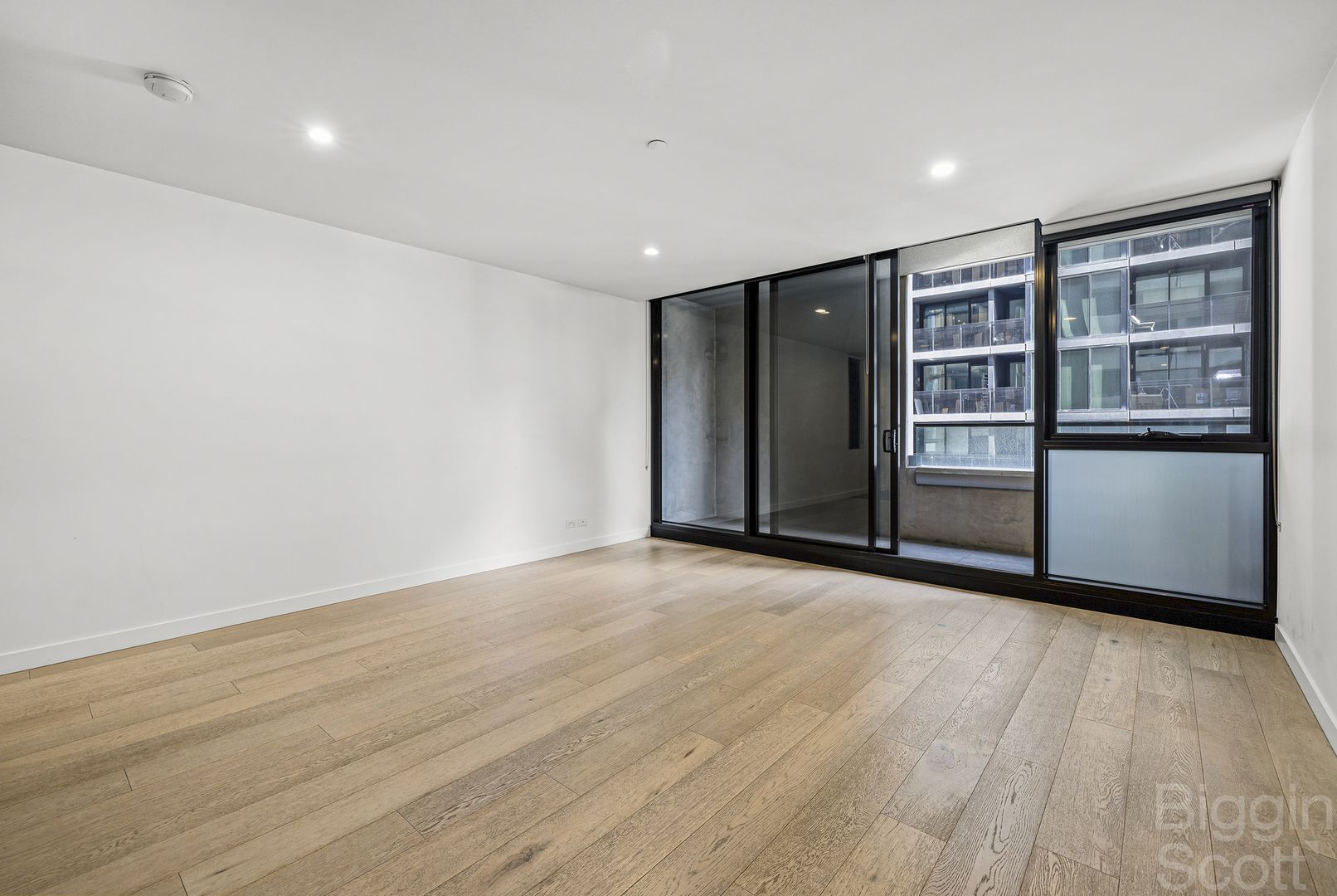 501/10 Claremont Street, South Yarra VIC 3141, Image 2