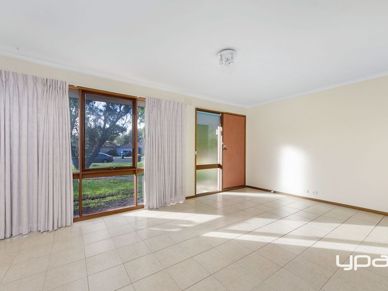 15 Hoban Close, Keilor Downs VIC 3038, Image 1