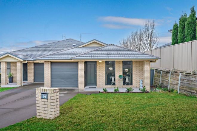 Picture of 2/6 McGrogan Avenue, SINGLETON NSW 2330