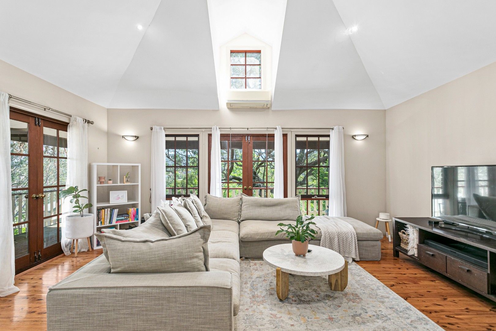 4 bedrooms House in 46 Lewis Drive FIGTREE NSW, 2525