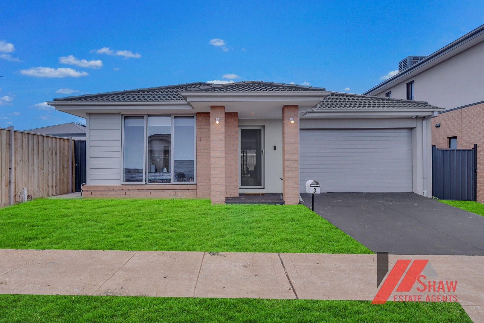 3 bedrooms House in 3 Neville Street THORNHILL PARK VIC, 3335