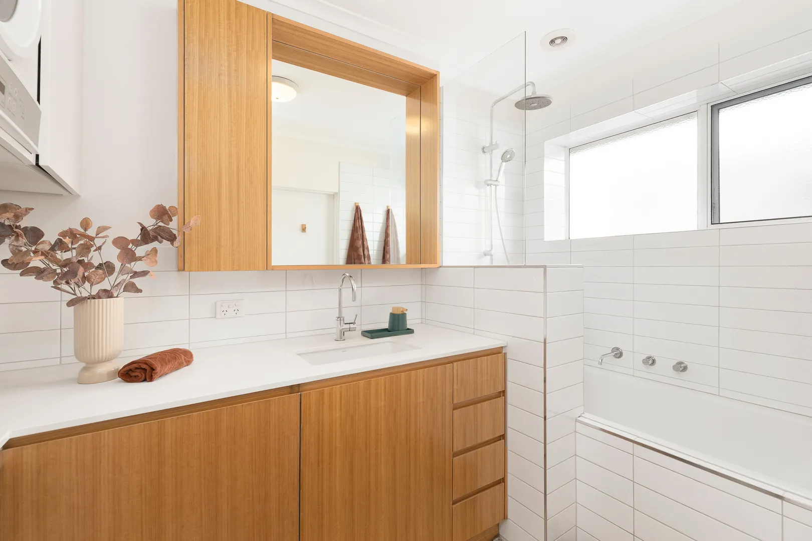 Stylish Renovation Meets Prime Footscray Convenience - View 6