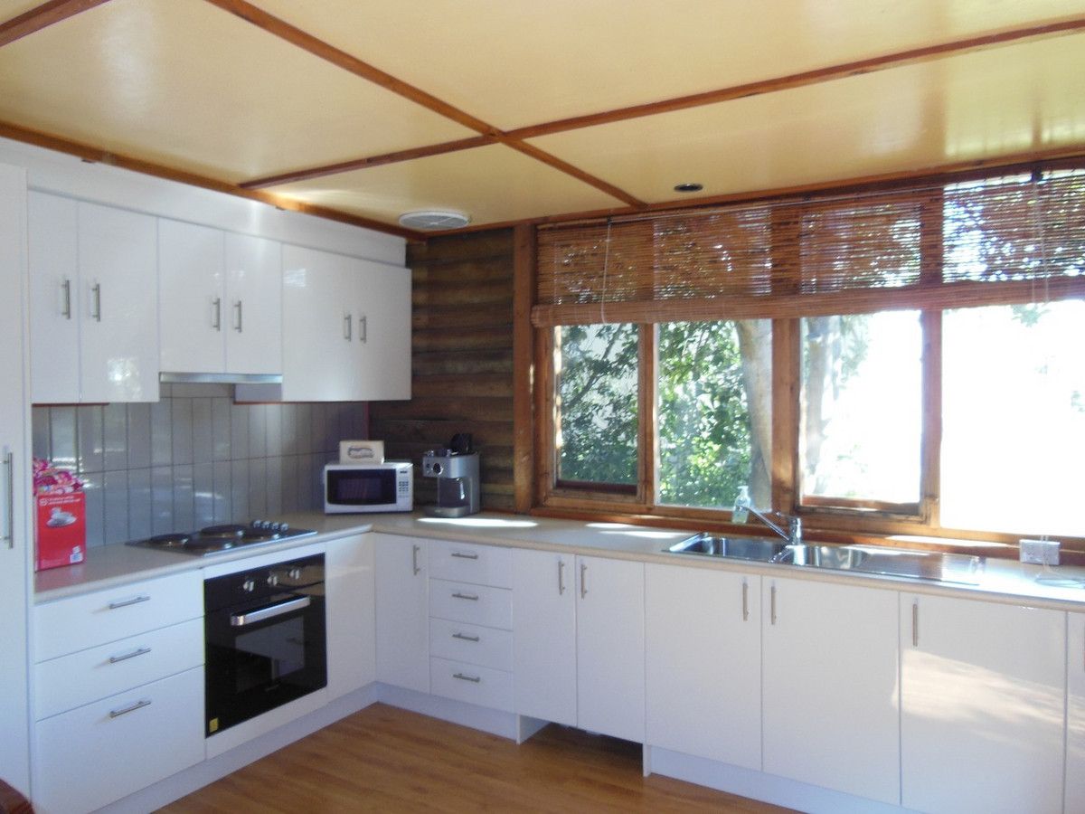 44 Hennessy Street, Port Campbell VIC 3269 House For Rent 395 Domain