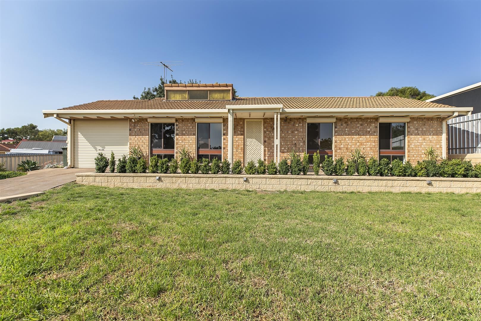 3 bedrooms House in 12 Upper Penneys Hill Rd ONKAPARINGA HILLS SA, 5163