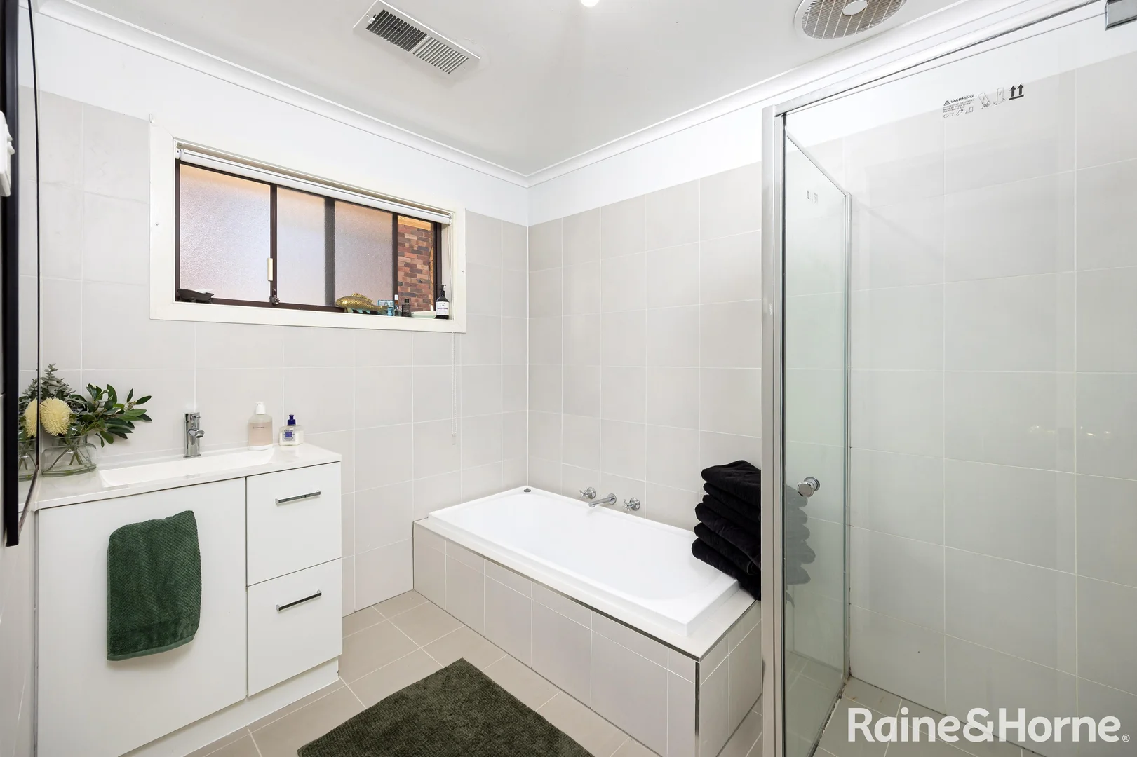 Additional image 10 of 28 Eastlake Drive, Lake Albert NSW 2650