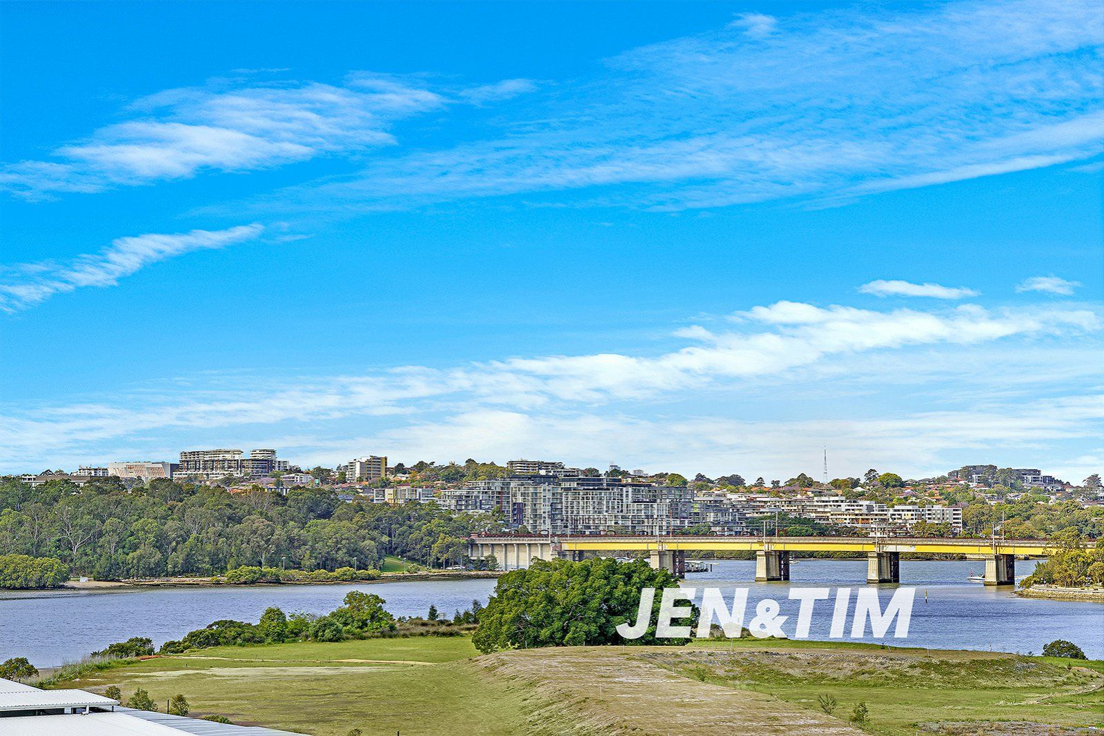 2 bedrooms Apartment / Unit / Flat in 804/10 Burroway Road WENTWORTH POINT NSW, 2127