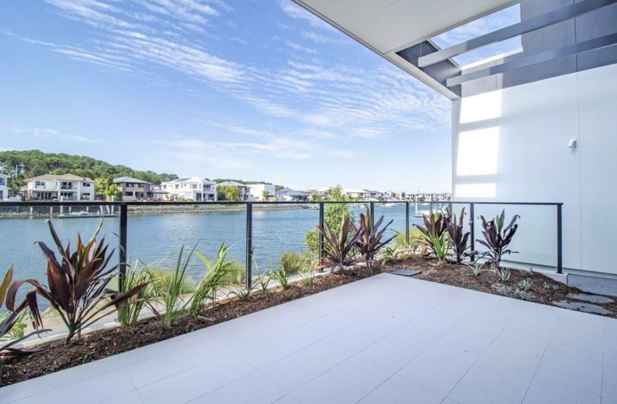 14 Bluewater Court, Hope Island Property History & Address Research