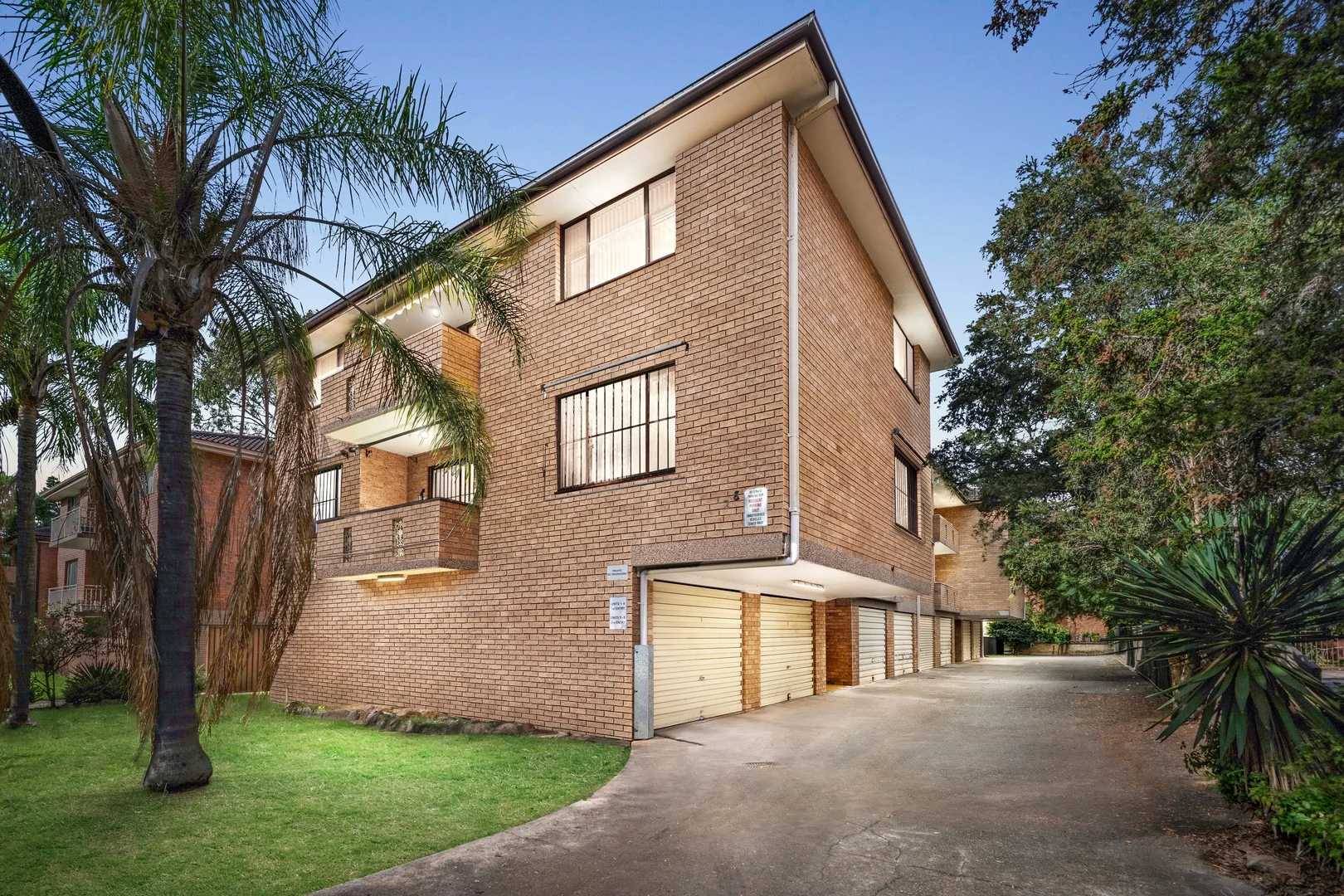 2/28 Caroline Street, Westmead NSW 2145