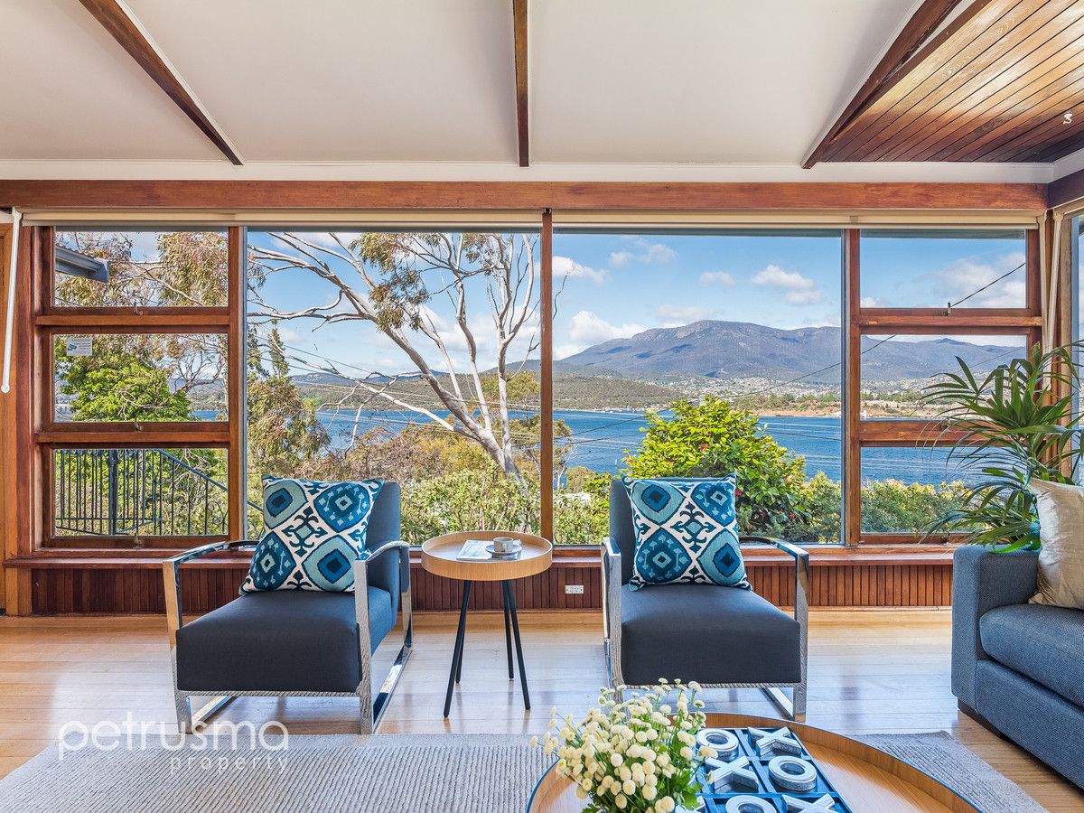 130 Derwent Avenue, Lindisfarne TAS 7015, Image 2